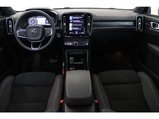 Volvo  XC40 T4 211PK Plug-in Plus Dark | Climate Pack | Trekhaak | HK Audio | Camera | Power Seat Pack ActivLease financial lease