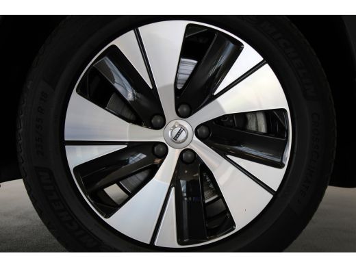 Volvo  XC40 T4 211PK Plug-in Plus Dark | Climate Pack | Trekhaak | HK Audio | Camera | Power Seat Pack ActivLease financial lease