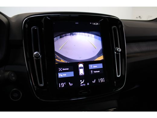 Volvo  XC40 T4 211PK Plug-in Plus Dark | Climate Pack | Trekhaak | HK Audio | Camera | Power Seat Pack ActivLease financial lease