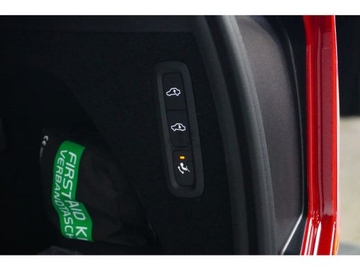 Volvo  XC90 2.0 T8 Recharge AWD Ultimate Dark | 2 stoelen op derde rij | Achterbank verwarmd | Audio installa... ActivLease financial lease