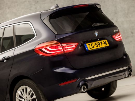 BMW 2 Serie Gran Tourer 220i Luxury 192Pk Automaat (PANORAMADAK, FACELIFT, GROOT NAVI, 4 CILINDER, HEAD-UP DI... ActivLease financial lease
