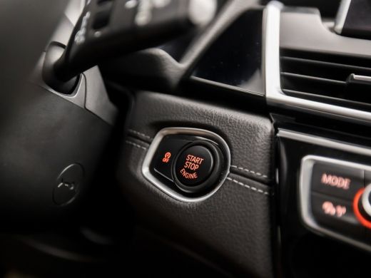 BMW 2 Serie Gran Tourer 220i Luxury 192Pk Automaat (PANORAMADAK, FACELIFT, GROOT NAVI, 4 CILINDER, HEAD-UP DI... ActivLease financial lease