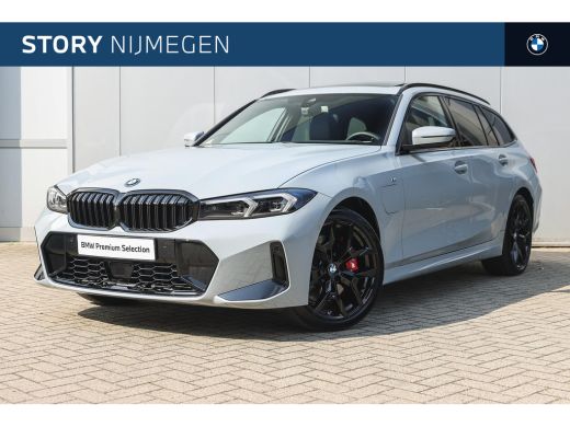 BMW 3 Serie Touring 330e High Executive M Sport Automaat / Panoramadak / Trekhaak / Sportstoelen / Comfort Ac... BMW 3 Serie Touring 330e High Executive M Sport Automaat / Panoramadak / Trekhaak / Sportstoelen / Comfort Ac...