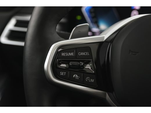 BMW 3 Serie Touring 330e High Executive M Sport Automaat / Panoramadak / Trekhaak / Sportstoelen / Comfort Ac... ActivLease financial lease