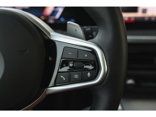 BMW 3 Serie Touring 330e High Executive M Sport Automaat / Panoramadak / Trekhaak / Sportstoelen / Comfort Ac... ActivLease financial lease