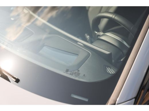 BMW 3 Serie Touring 330e High Executive M Sport Automaat / Panoramadak / Trekhaak / Sportstoelen / Comfort Ac... ActivLease financial lease