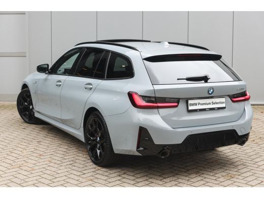 BMW 3 Serie Touring 330e High Executive M Sport Automaat / Panoramadak / Trekhaak / Sportstoelen / Comfort Ac... ActivLease financial lease