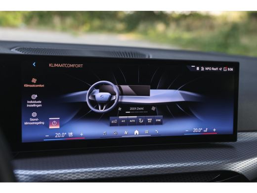 BMW 3 Serie Touring 330e High Executive M Sport Automaat / Panoramadak / Trekhaak / Sportstoelen / Comfort Ac... ActivLease financial lease