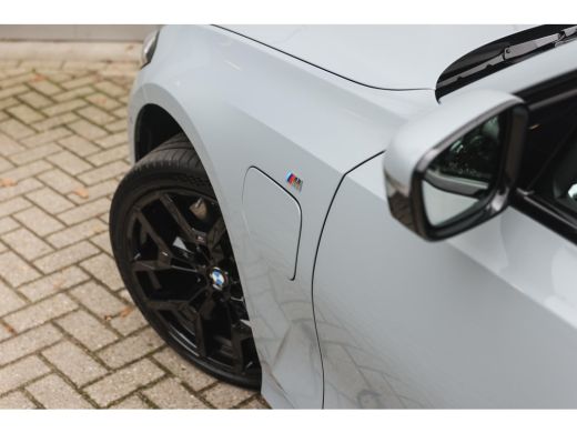 BMW 3 Serie Touring 330e High Executive M Sport Automaat / Panoramadak / Trekhaak / Sportstoelen / Comfort Ac... ActivLease financial lease