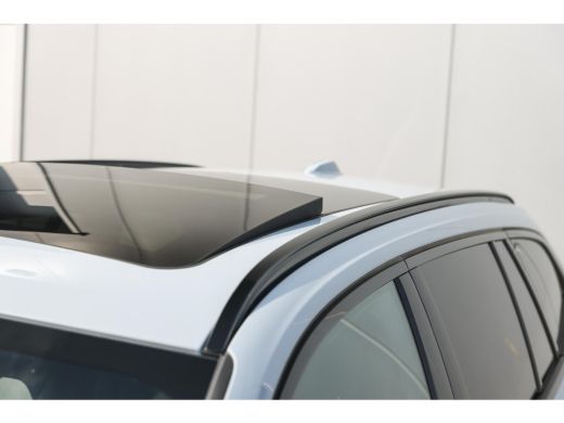 BMW 3 Serie Touring 330e High Executive M Sport Automaat / Panoramadak / Trekhaak / Sportstoelen / Comfort Ac... ActivLease financial lease