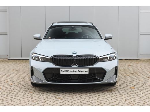 BMW 3 Serie Touring 330e High Executive M Sport Automaat / Panoramadak / Trekhaak / Sportstoelen / Comfort Ac... ActivLease financial lease
