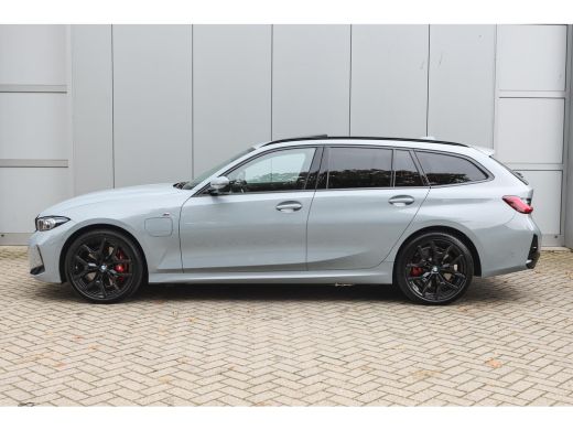 BMW 3 Serie Touring 330e High Executive M Sport Automaat / Panoramadak / Trekhaak / Sportstoelen / Comfort Ac... ActivLease financial lease