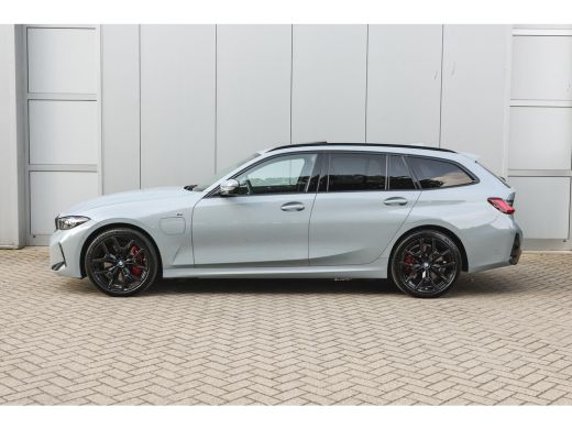 BMW 3 Serie Touring 330e High Executive M Sport Automaat / Panoramadak / Trekhaak / Sportstoelen / Comfort Ac... ActivLease financial lease