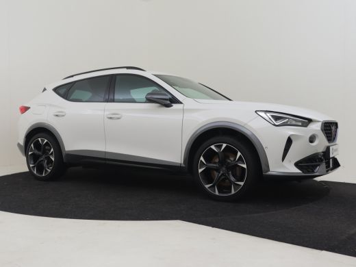 CUPRA Formentor 1.4 e-Hybrid VZ Performance Dodehoekdetectie | Keyless| App connect | Navigatie | Adaptief cruise... ActivLease financial lease