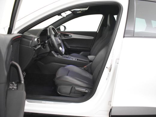 CUPRA Formentor 1.4 e-Hybrid VZ Performance Dodehoekdetectie | Keyless| App connect | Navigatie | Adaptief cruise... ActivLease financial lease