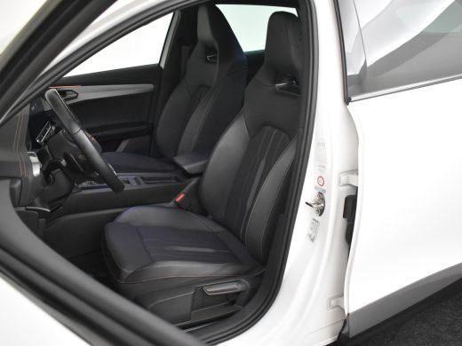 CUPRA Formentor 1.4 e-Hybrid VZ Performance Dodehoekdetectie | Keyless| App connect | Navigatie | Adaptief cruise... ActivLease financial lease