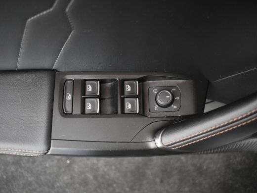 CUPRA Formentor 1.4 e-Hybrid VZ Performance Dodehoekdetectie | Keyless| App connect | Navigatie | Adaptief cruise... ActivLease financial lease