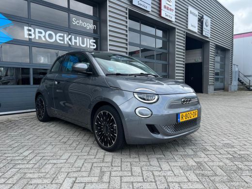 Fiat 500 Icon 42 kWh 120 pk | Achteruitrijcamera | Apple Carplay/Android Auto|telefoonintegratie premium |... ActivLease financial lease