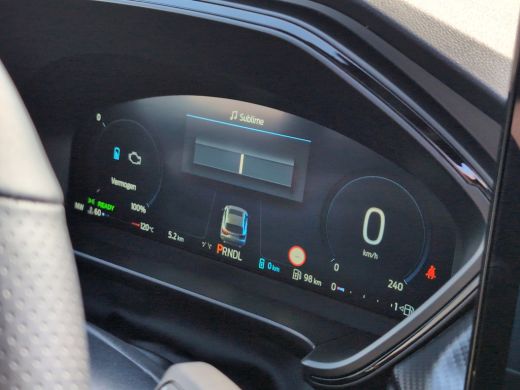 Ford Kuga 2.5 PHEV ST-Line X | Adaptieve Matrix LED koplampen met Coast to Coast signature LED verlichting ... ActivLease financial lease