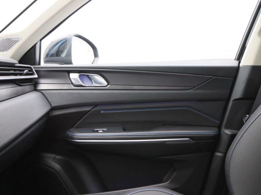 Lynk & Co 01 1.5 Phev 262 Pk Automaat | Trekhaak | Full LED | Panoramadak | Navigatie | 20 Inch | Adaptive Cru... ActivLease financial lease