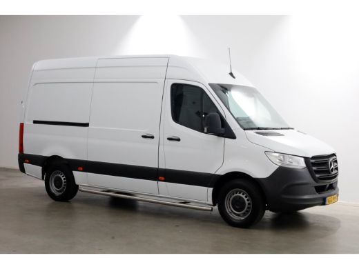 Mercedes-Benz Sprinter 311 CDI 115pk RWD L2H2 Servicewagen Airco/Camera/230V 07-2020 ActivLease financial lease