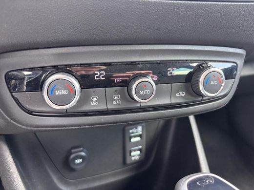 Opel Crossland 1.2 Turbo Elegance 130PK Automaat | Camera | Parkeersensoren | Navigatie | DAB | 16" Licht Metaal... ActivLease financial lease