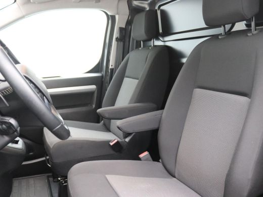 Opel Vivaro 2.0 BlueHDi 145 S&S L2 Trekhaak, Achteruitrijcamera, 17 LMV, Bumpers in kleur, Climatronic ActivLease financial lease