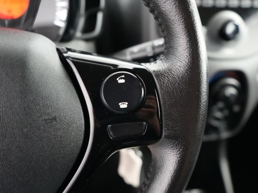 Peugeot 108 1.0 e-VTi Active | Achterbank in delen neerklapbaar | Airco | Audio installatie ActivLease financial lease