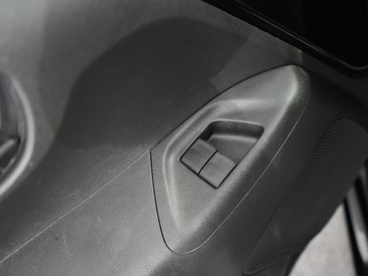 Peugeot 108 1.0 e-VTi Active | Achterbank in delen neerklapbaar | Airco | Audio installatie ActivLease financial lease