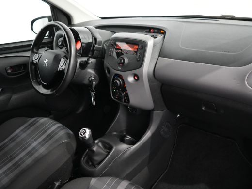 Peugeot 108 1.0 e-VTi Active | Achterbank in delen neerklapbaar | Airco | Audio installatie ActivLease financial lease