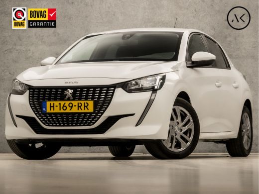 Peugeot 208 1.2 PureTech Sport (APPLE CARPLAY, GROOT NAVI, 360 CAMERA, GETINT GLAS, LM VELGEN, SPORTSTOELEN, ...