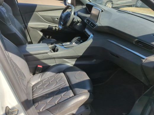 Peugeot 5008 1.2 PureTech GT-Line Avantage | Automaat | Navigatie | Camera | Panorama/schuifdak | Leder | Mass... ActivLease financial lease