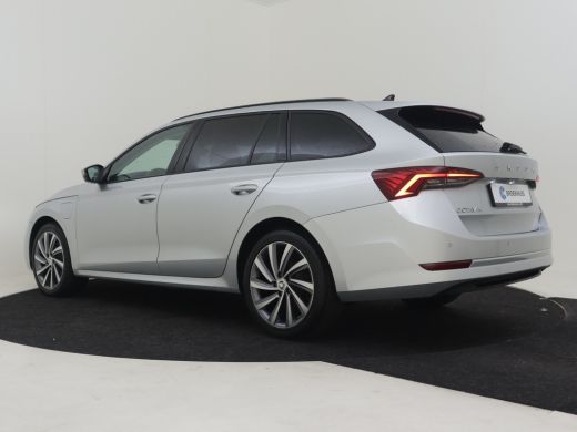 Skoda Octavia Combi First Edition iV 204pk Dodehoekdetectie | Elektri stoelen met memory | Stoelverwarming | Ke... ActivLease financial lease