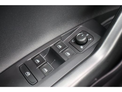 Volkswagen Polo R-Line Edition | 'App-Connect' draadloze smartphone integratie | Achterlichten LED | Afstandscont... ActivLease financial lease