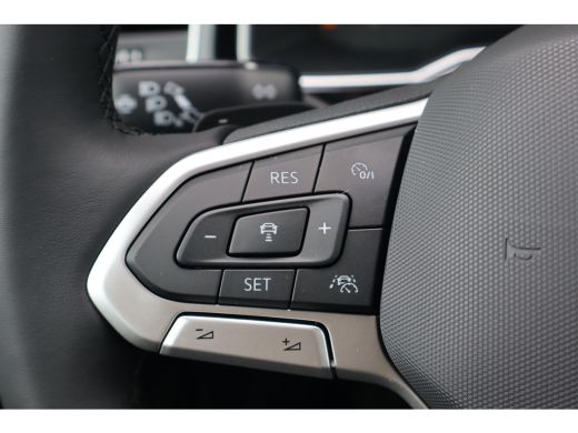 Volkswagen Polo R-Line Edition | 'App-Connect' draadloze smartphone integratie | Achterlichten LED | Afstandscont... ActivLease financial lease