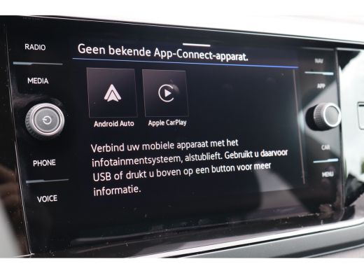 Volkswagen Polo 95PK R-Line Edition Inclusief € 2000,- inruilvoordeel.| 'App-Connect' draadloze smartphone integr... ActivLease financial lease