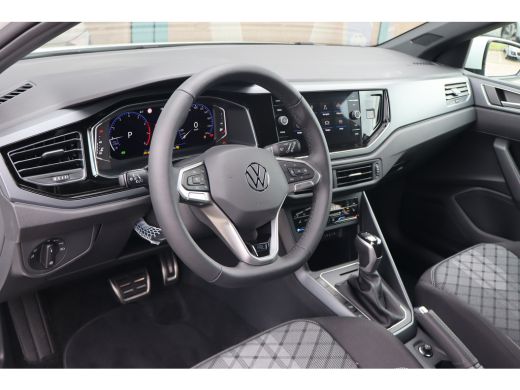 Volkswagen Polo 95PK R-Line Edition Inclusief € 2000,- inruilvoordeel.| 'App-Connect' draadloze smartphone integr... ActivLease financial lease