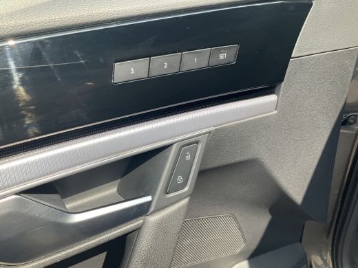 Volkswagen Touareg 3.0 TSI 4MOTION R 462PK PHEV Pano Elek.Trekhaak [3500KG] Luchtvering Matrix Memory VOL! ActivLease financial lease