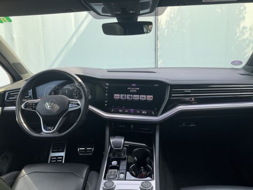 Volkswagen Touareg 3.0 TSI 4MOTION R 462PK PHEV Pano Elek.Trekhaak [3500KG] Luchtvering Matrix Memory VOL! ActivLease financial lease