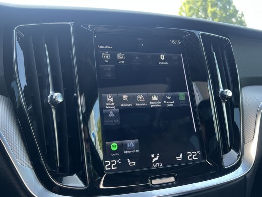 Volvo  V60 Cross Country T5 AWD Pro | Trekhaak | Panoramadak | Apple carplay/Android auto | Massage Stoelen ... ActivLease financial lease