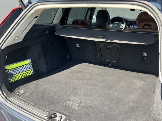 Volvo  V60 Cross Country T5 AWD Pro | Trekhaak | Panoramadak | Apple carplay/Android auto | Massage Stoelen ... ActivLease financial lease