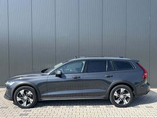 Volvo  V60 Cross Country T5 AWD Pro | Trekhaak | Panoramadak | Apple carplay/Android auto | Massage Stoelen ... ActivLease financial lease