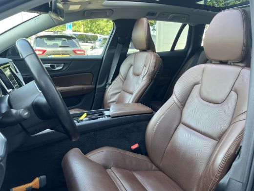 Volvo  V60 Cross Country T5 AWD Pro | Trekhaak | Panoramadak | Apple carplay/Android auto | Massage Stoelen ... ActivLease financial lease