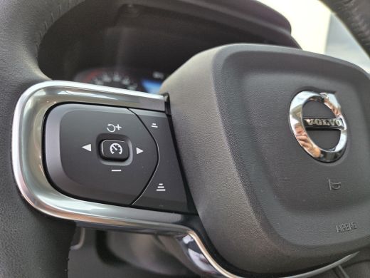 Volvo  XC40 1.5 T2 Momentum Core LageKM! | Stoel/Stuurverw | Navigatie | Camera ActivLease financial lease