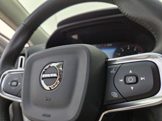 Volvo  XC40 1.5 T2 Momentum Core LageKM! | Stoel/Stuurverw | Navigatie | Camera ActivLease financial lease