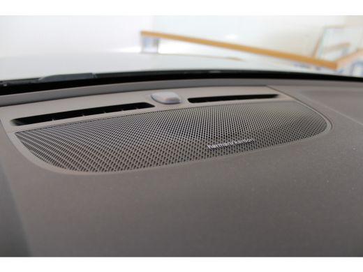 Volvo  XC40 T4 211PK Plus Dark Black Pack | Voorruit verwarming | Trekhaak | PDC + 360 Camera | Adaptive Crui... ActivLease financial lease