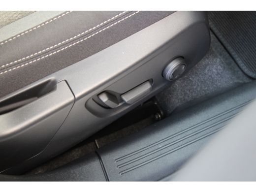 Volvo  XC40 T4 211PK Plus Dark Black Pack | Voorruit verwarming | Trekhaak | PDC + 360 Camera | Adaptive Crui... ActivLease financial lease