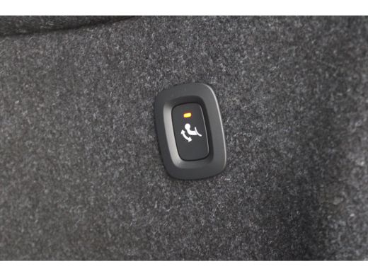 Volvo  XC40 T4 211PK Plus Dark Black Pack | Voorruit verwarming | Trekhaak | PDC + 360 Camera | Adaptive Crui... ActivLease financial lease