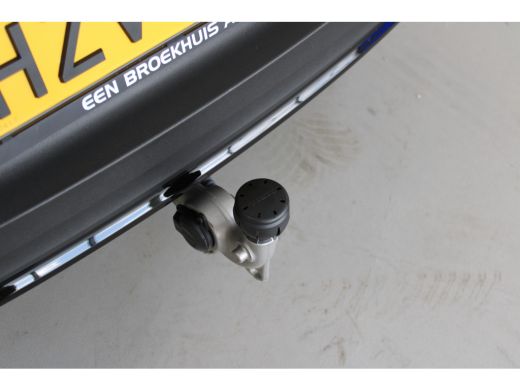 Volvo  XC40 T4 211PK Plus Dark Black Pack | Voorruit verwarming | Trekhaak | PDC + 360 Camera | Adaptive Crui... ActivLease financial lease