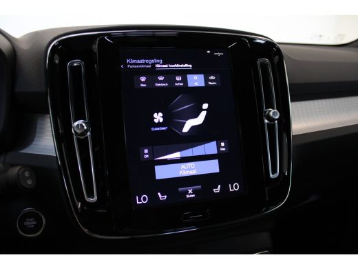 Volvo  XC40 T4 211PK Plus Dark Black Pack | Voorruit verwarming | Trekhaak | PDC + 360 Camera | Adaptive Crui... ActivLease financial lease